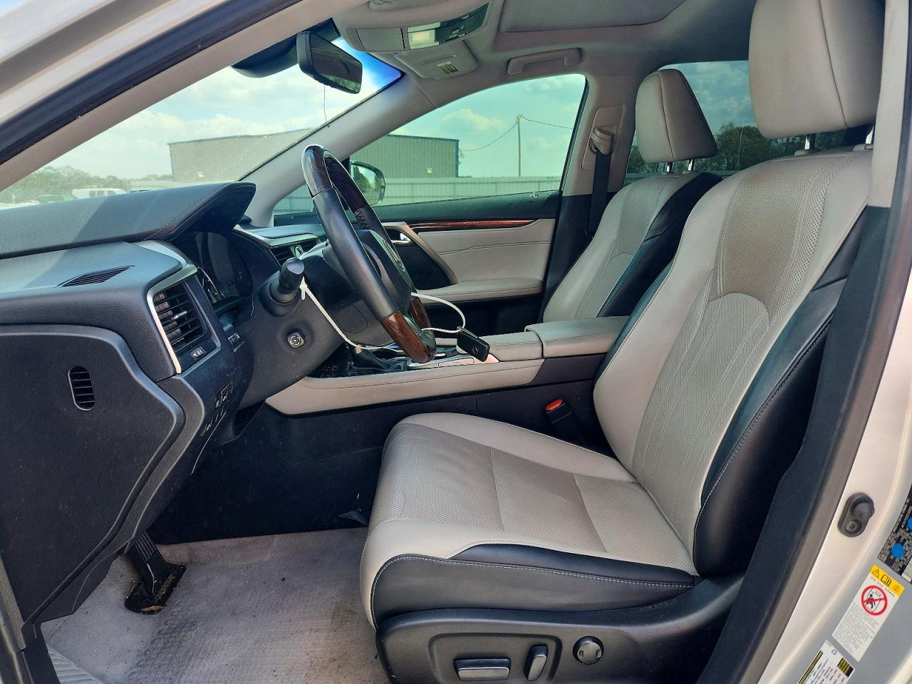 Lexus RX Base
