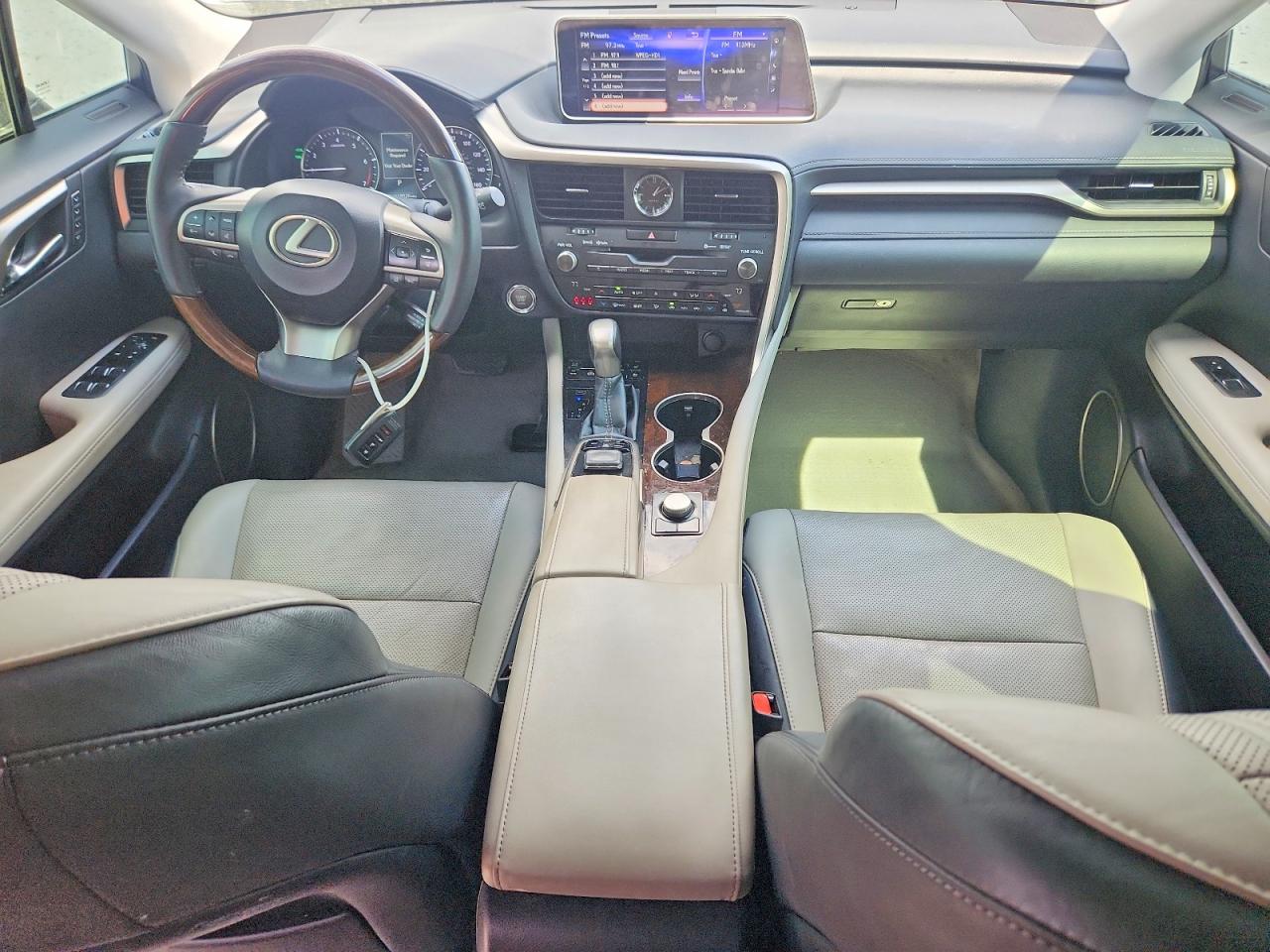 Lexus RX Base