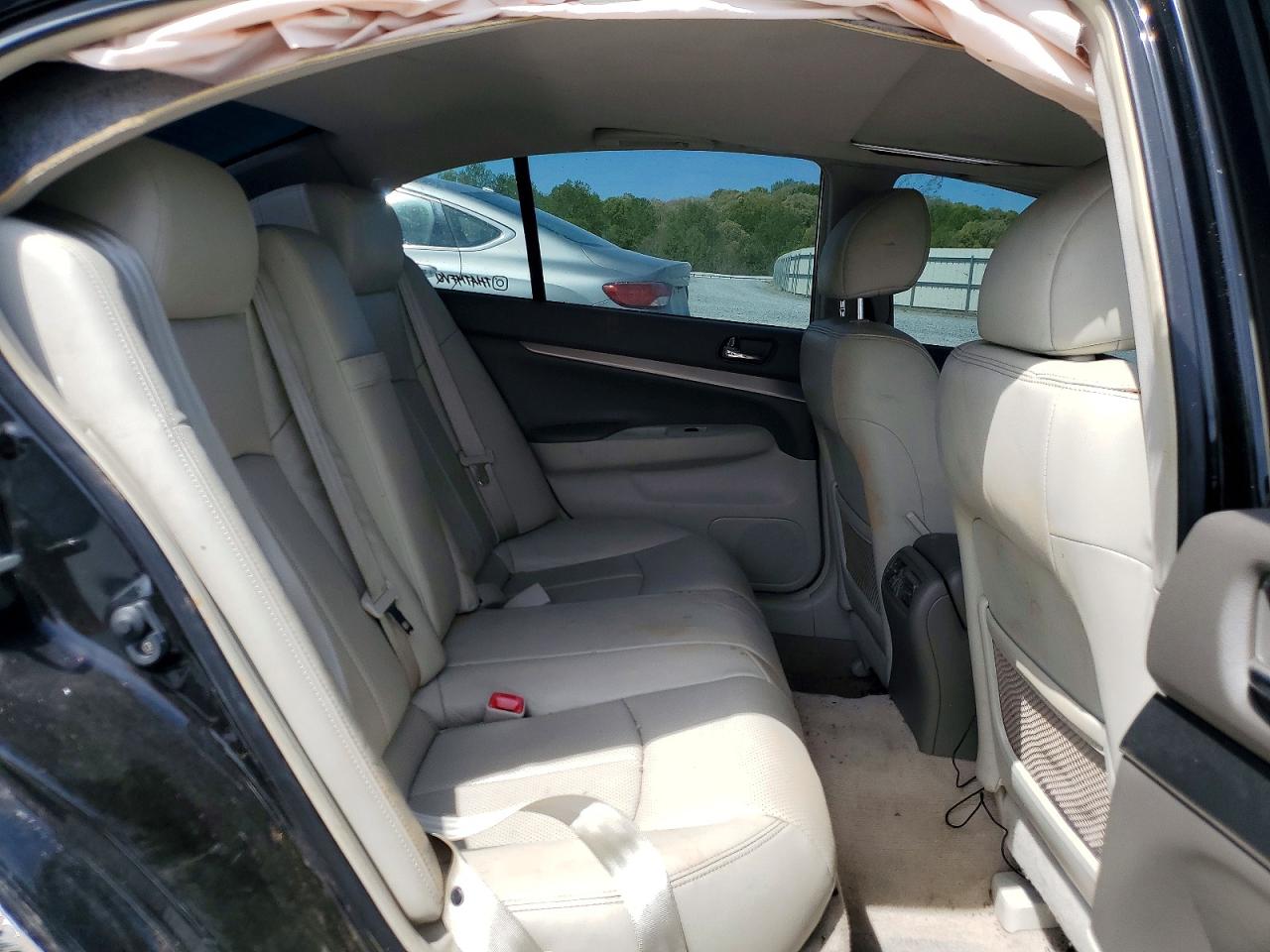 INFINITI G37 Journey