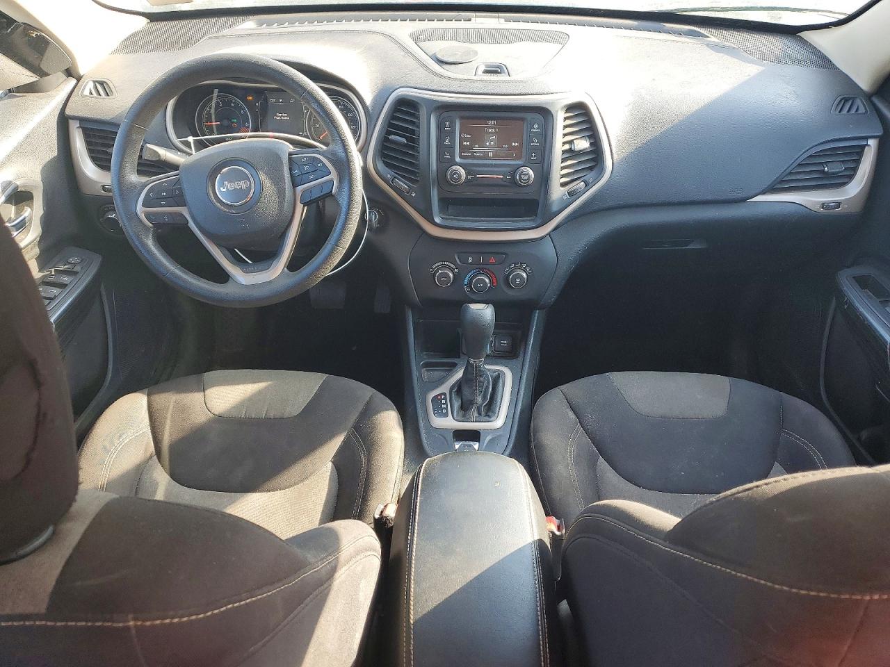 Jeep Cherokee Sport