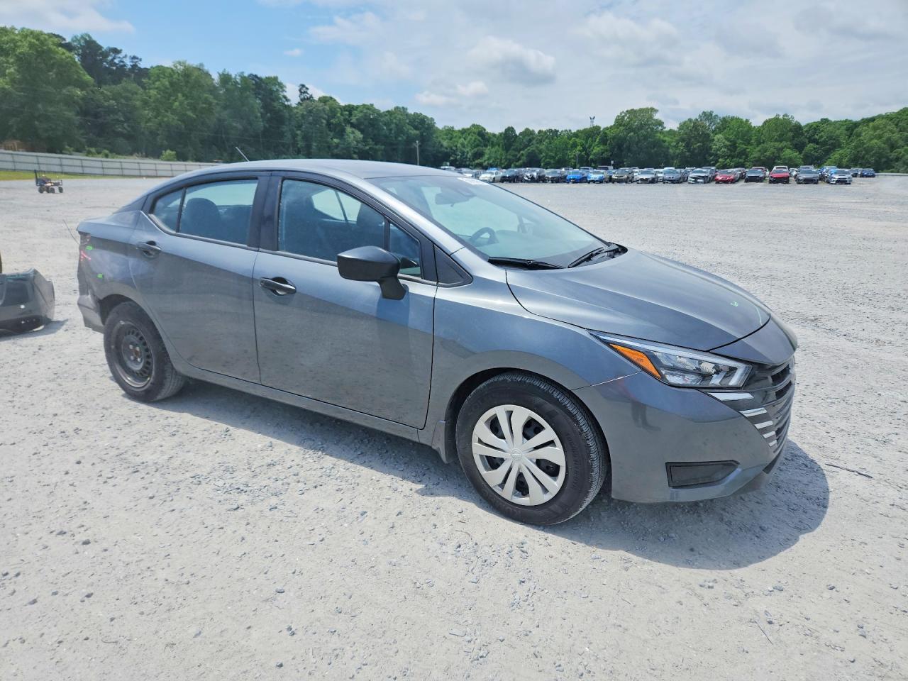 Nissan Versa S