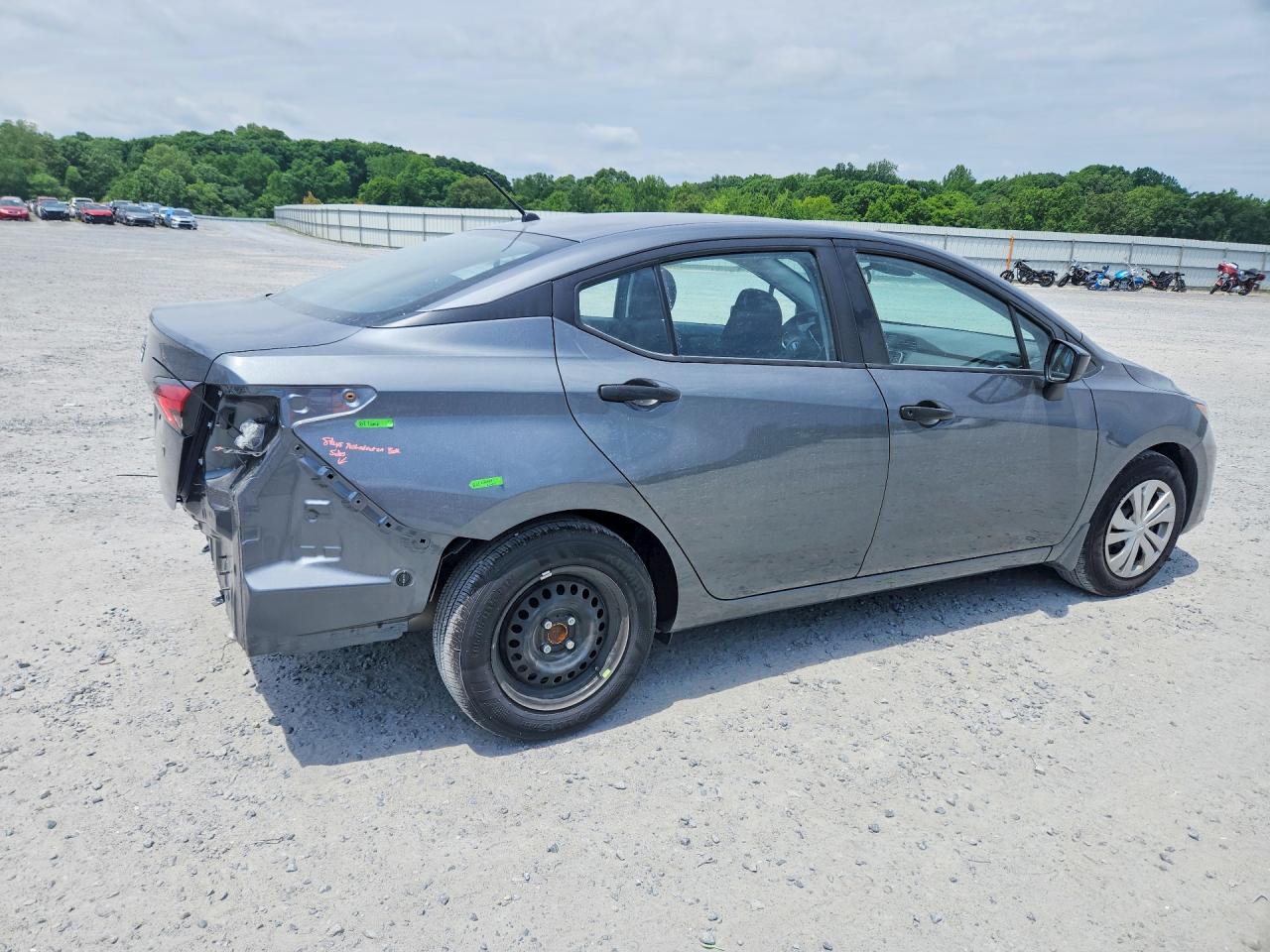 Nissan Versa S