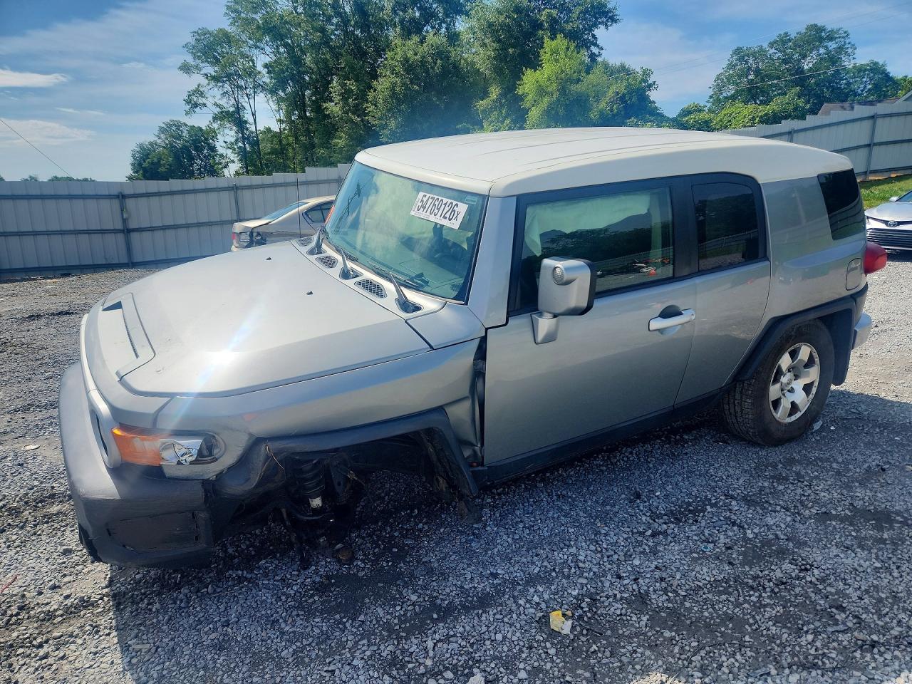 Salvage Toyota FJ Cruiser Image