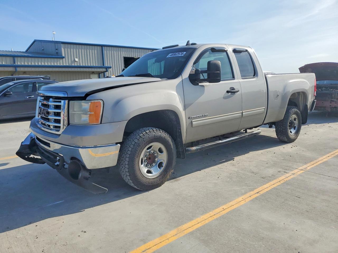 Salvage GMC Sierra Image