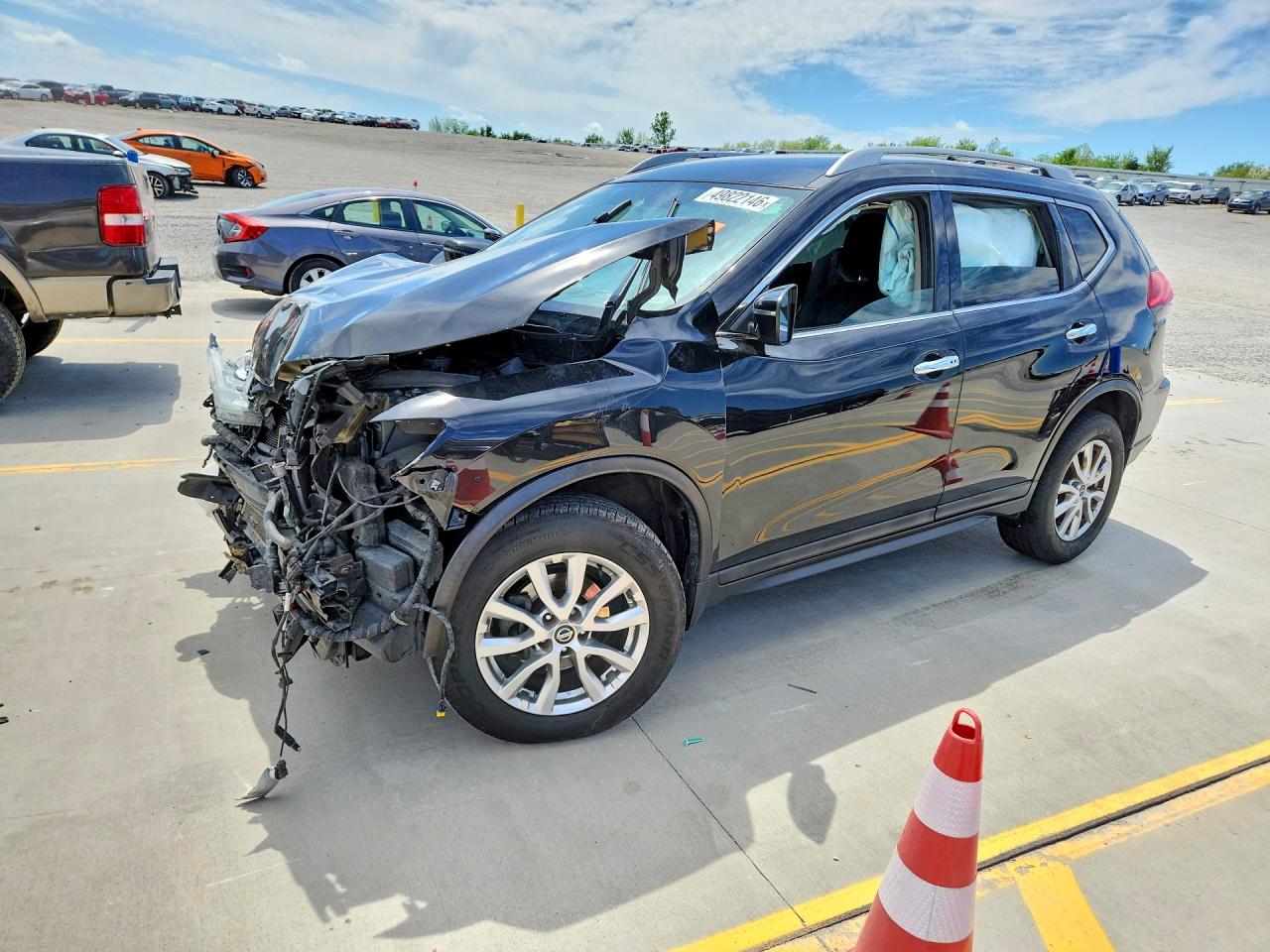 Salvage Nissan Rogue Image