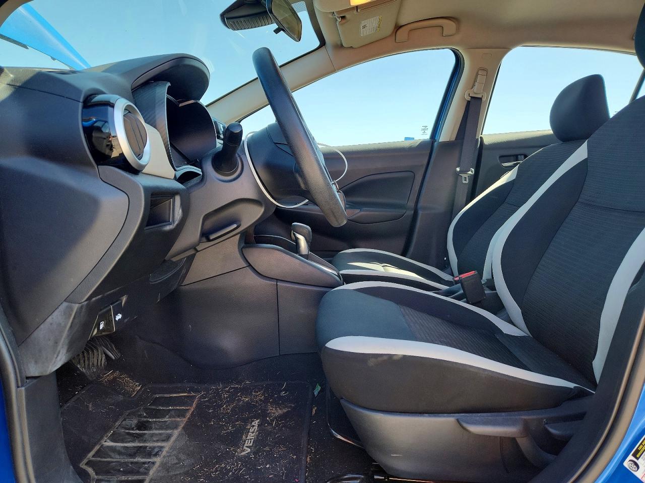 Nissan Versa Sv