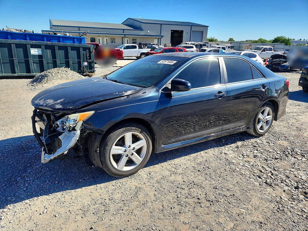 Salvage Toyota Camry Image