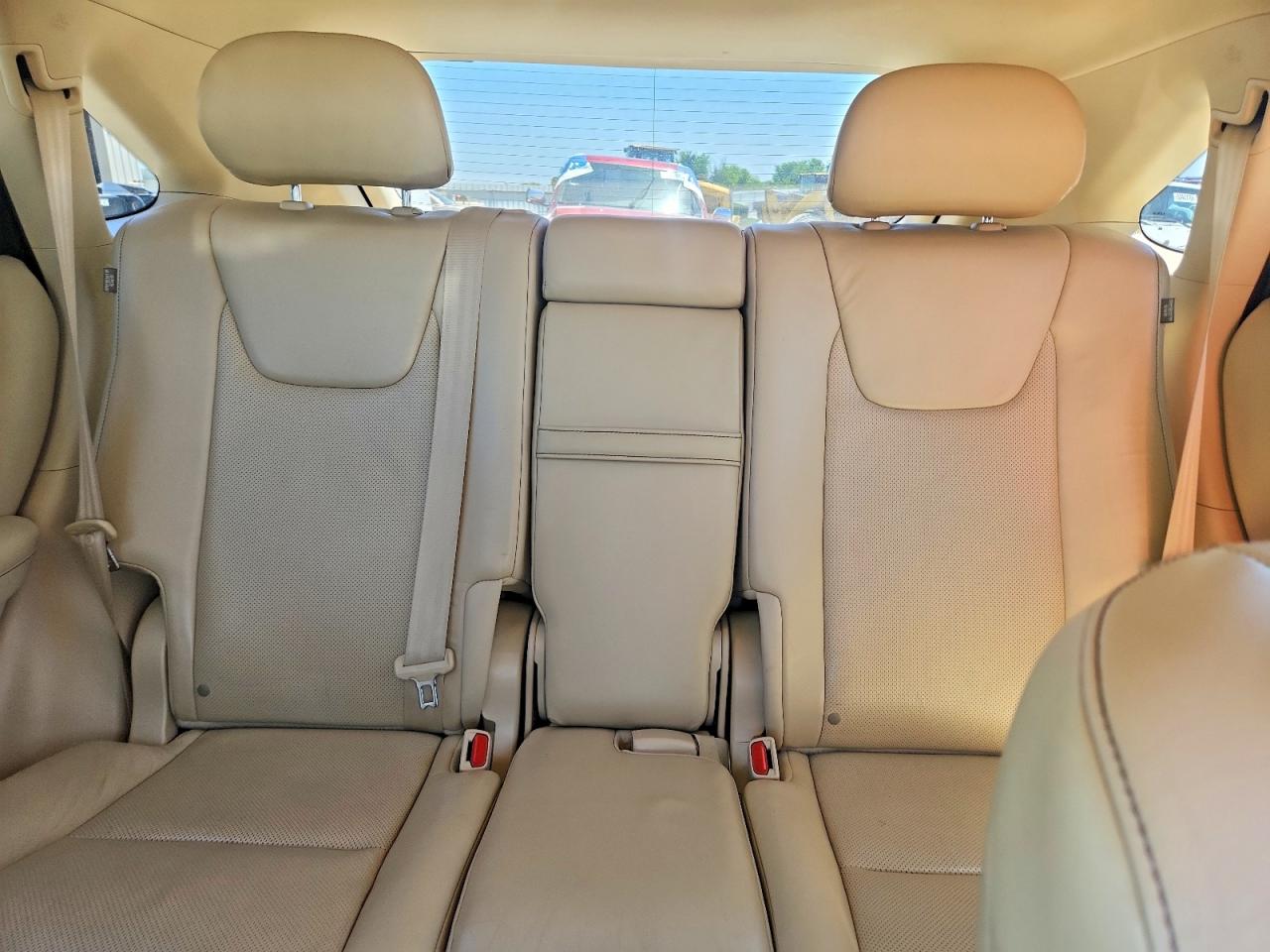 Lexus RX Base
