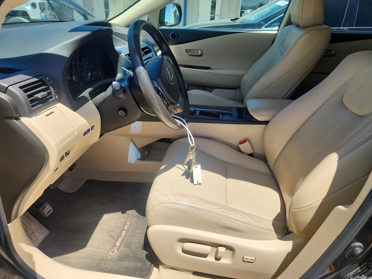 Lexus RX Base