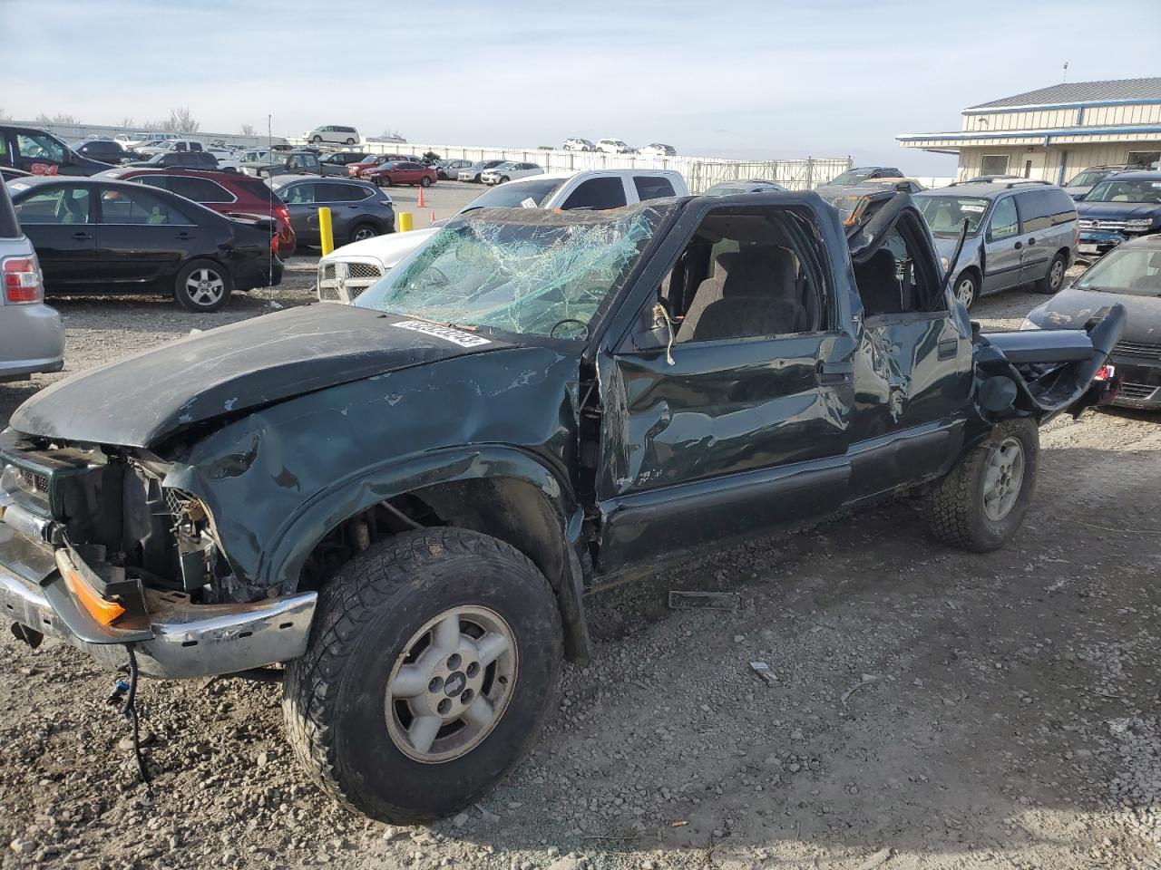 Salvage Chevrolet S-10 Image