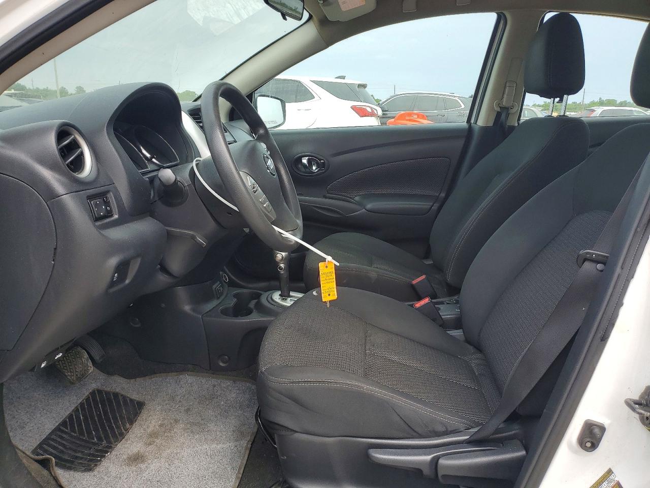 Nissan Versa Sv