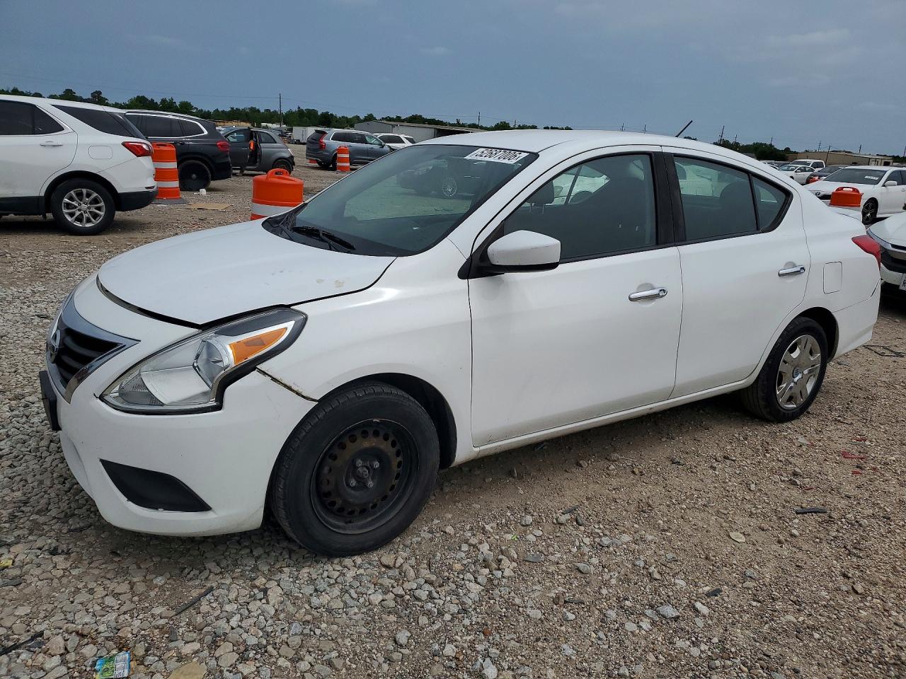 Salvage Nissan Versa Image