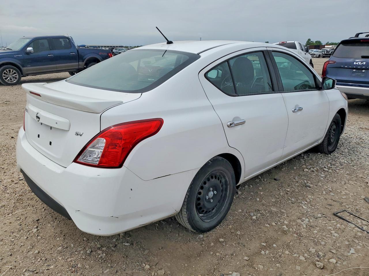 Nissan Versa Sv