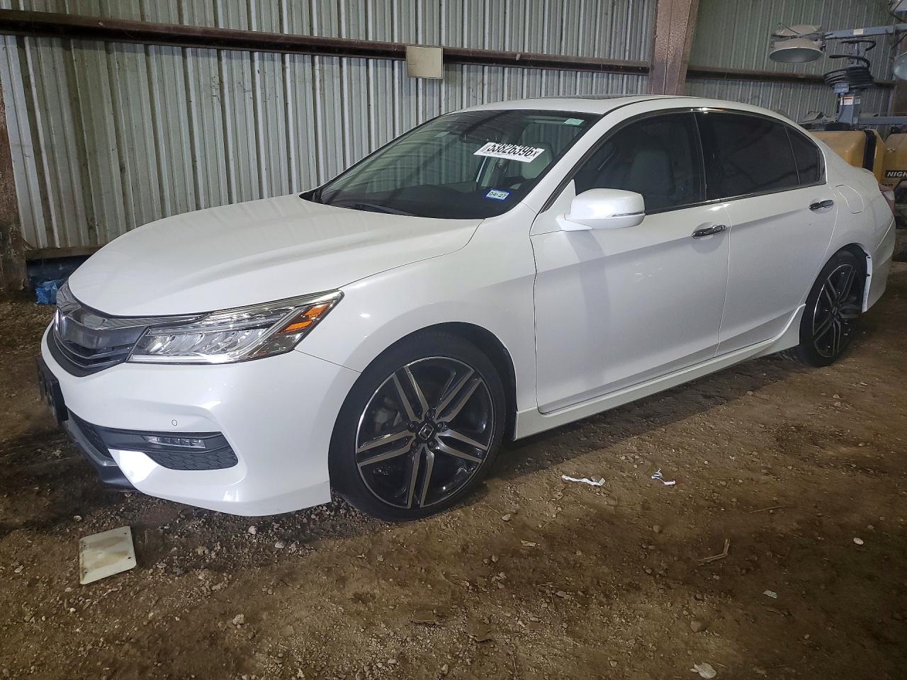 Salvage Honda Accord Image