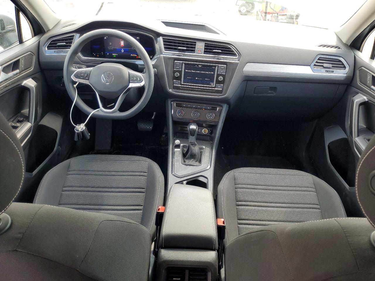 Volkswagen Tiguan S