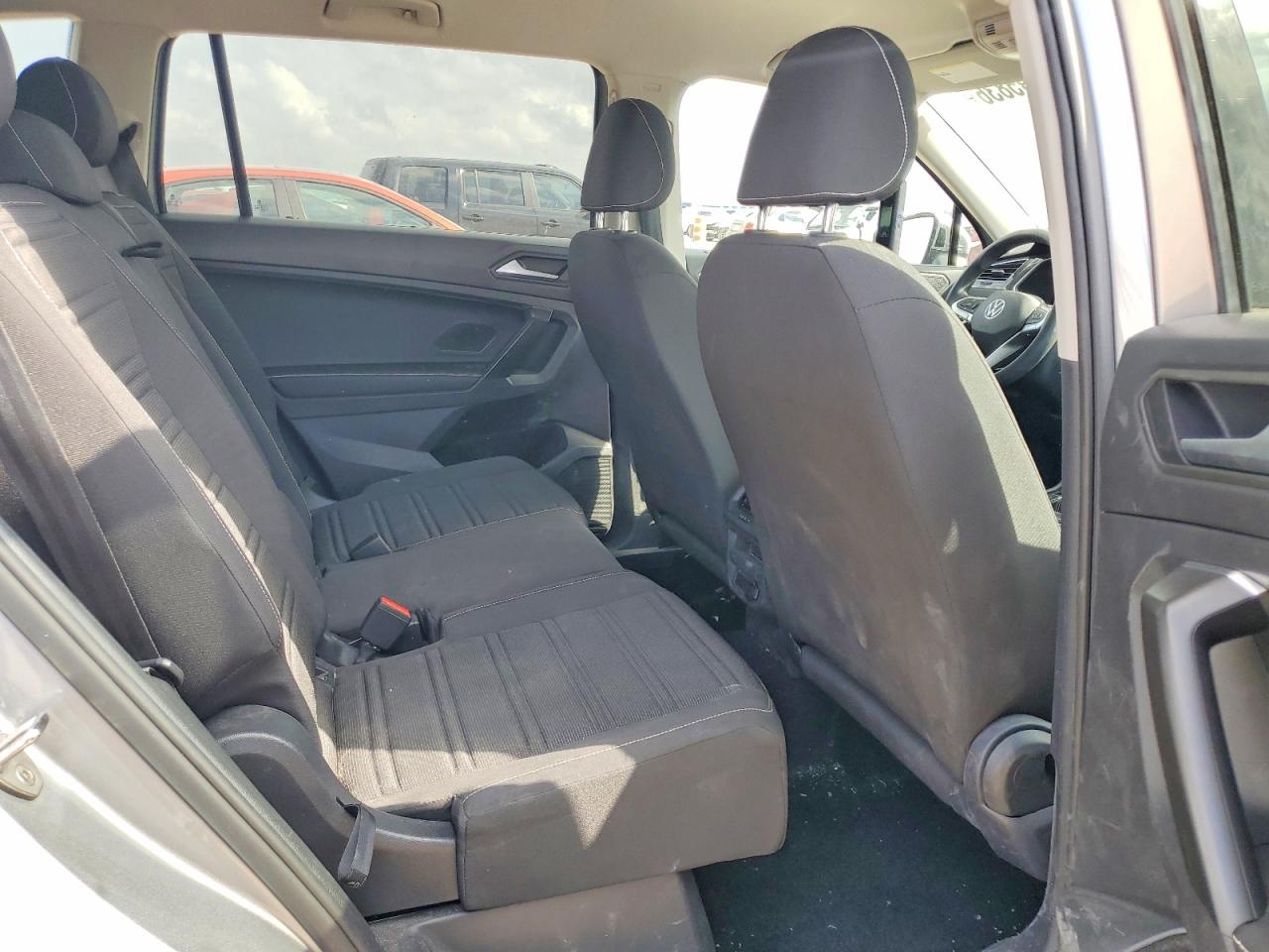 Volkswagen Tiguan S