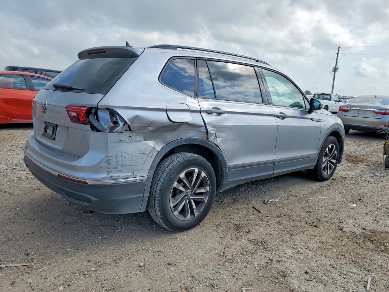 Volkswagen Tiguan S
