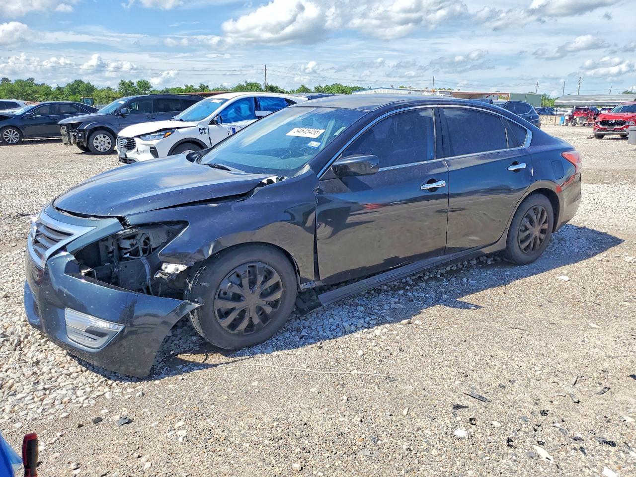Salvage Nissan Altima Image