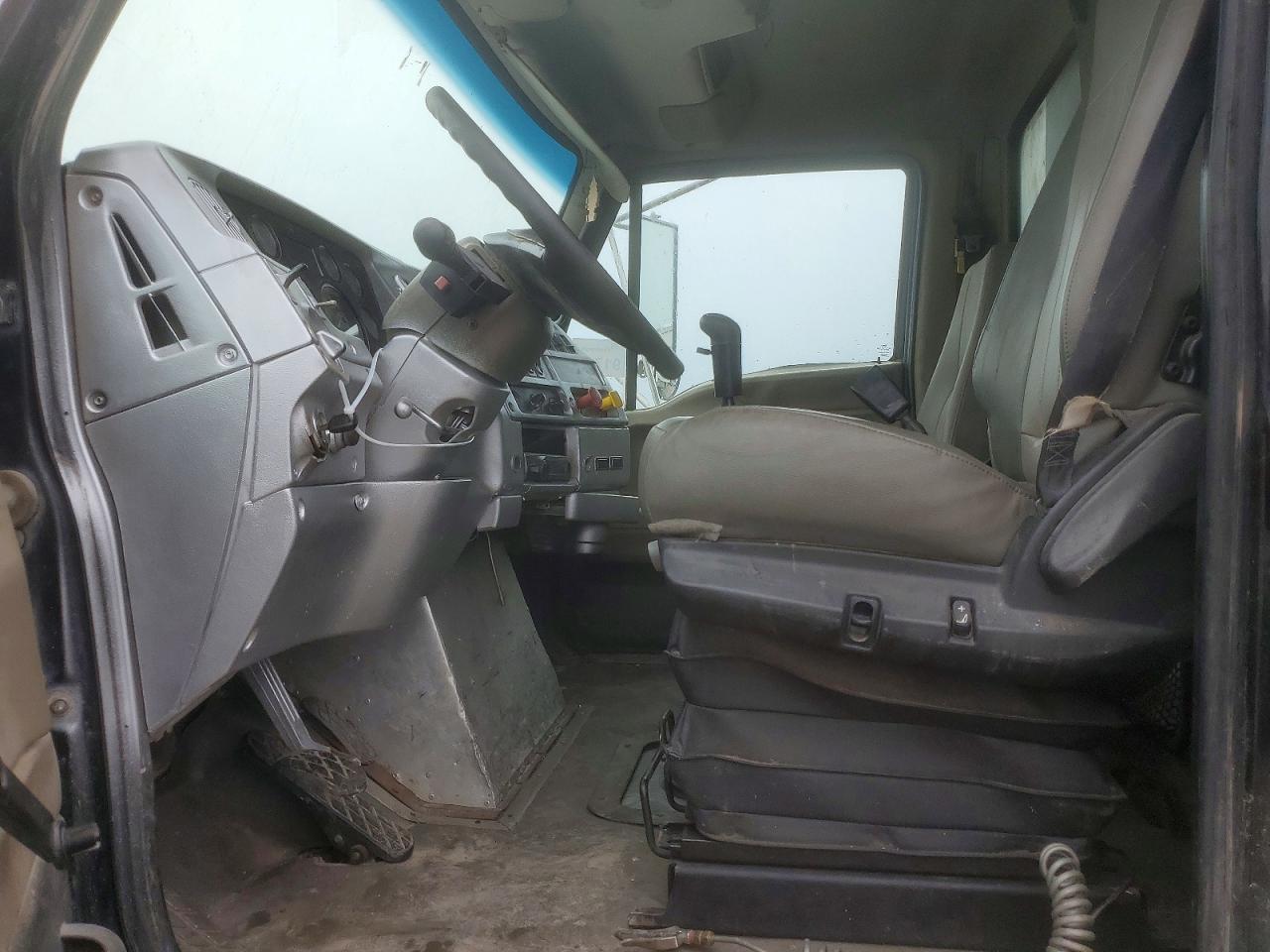 Sterling Truck Lt8500