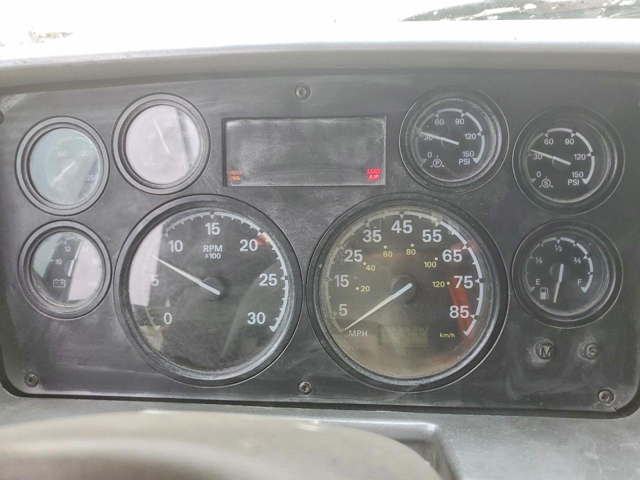 Sterling Truck Lt8500
