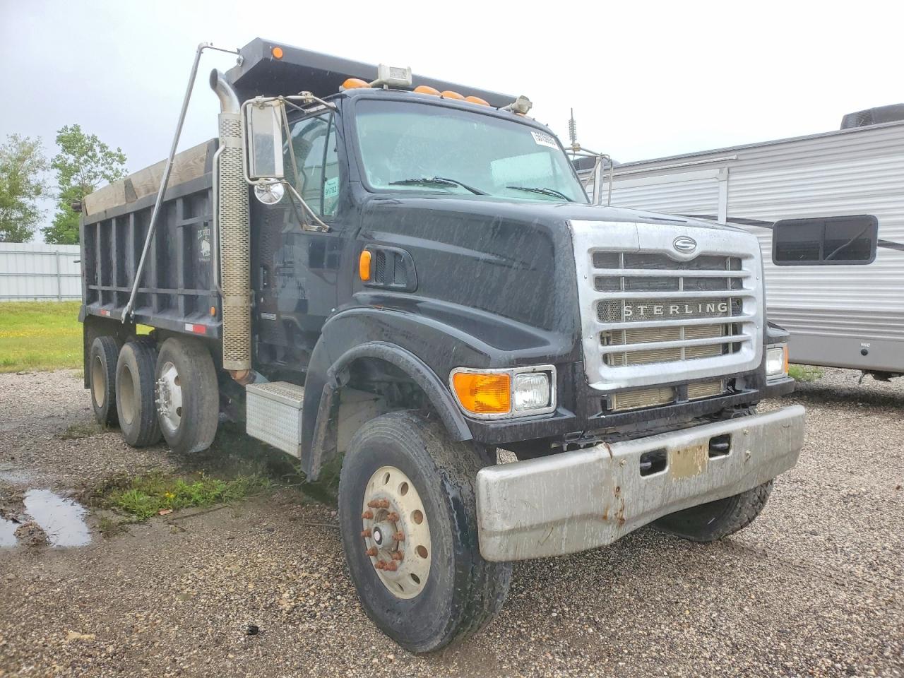 Salvage Sterling Truck Lt8500 Image