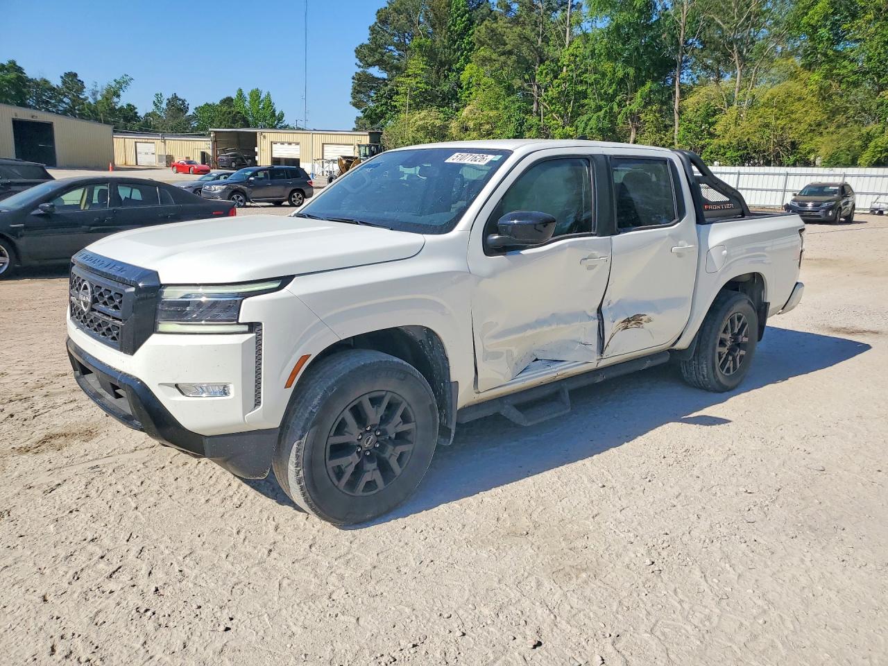 Salvage Nissan Frontier Image