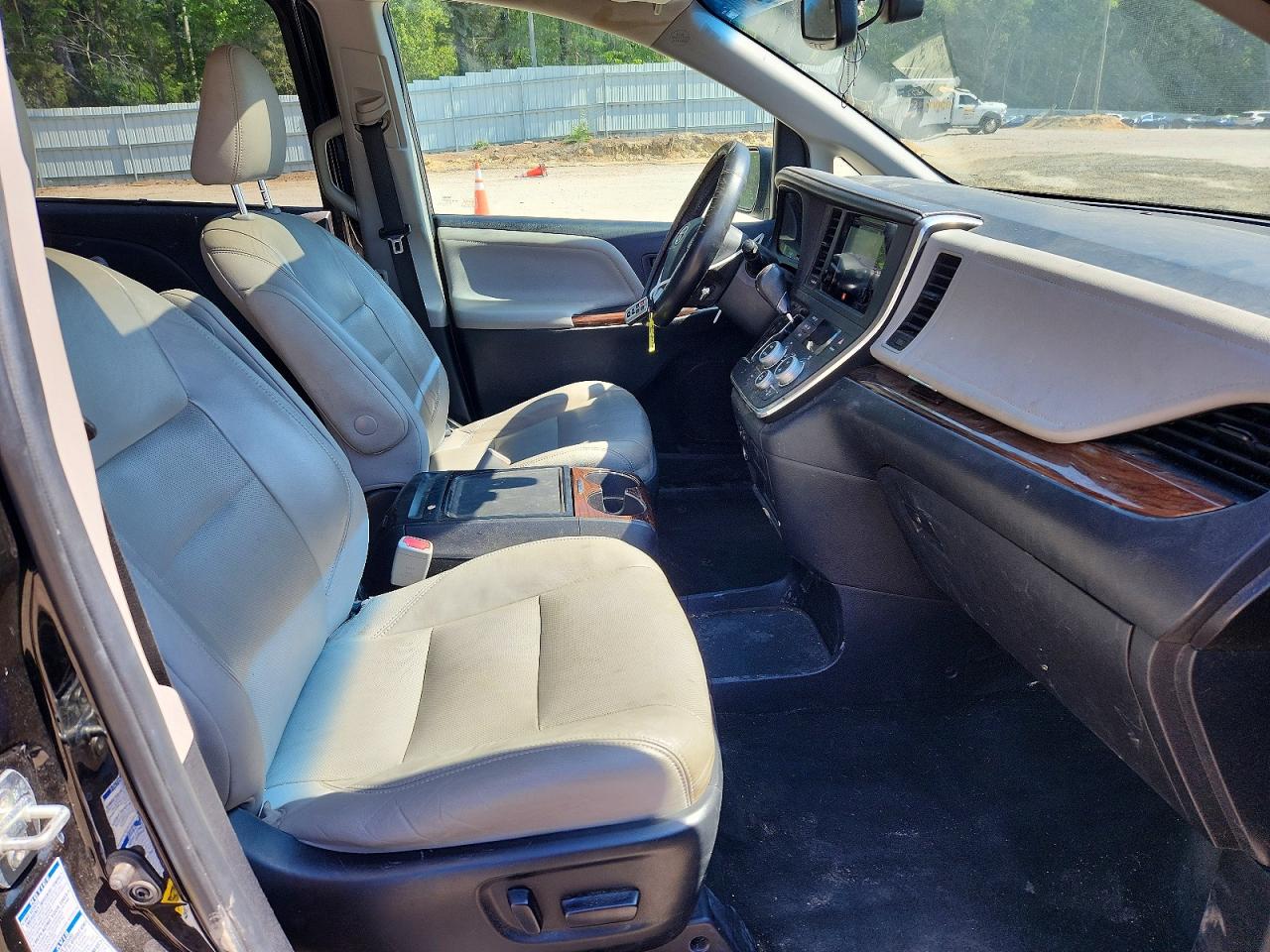 Toyota Sienna Limited Premium 7-passenger