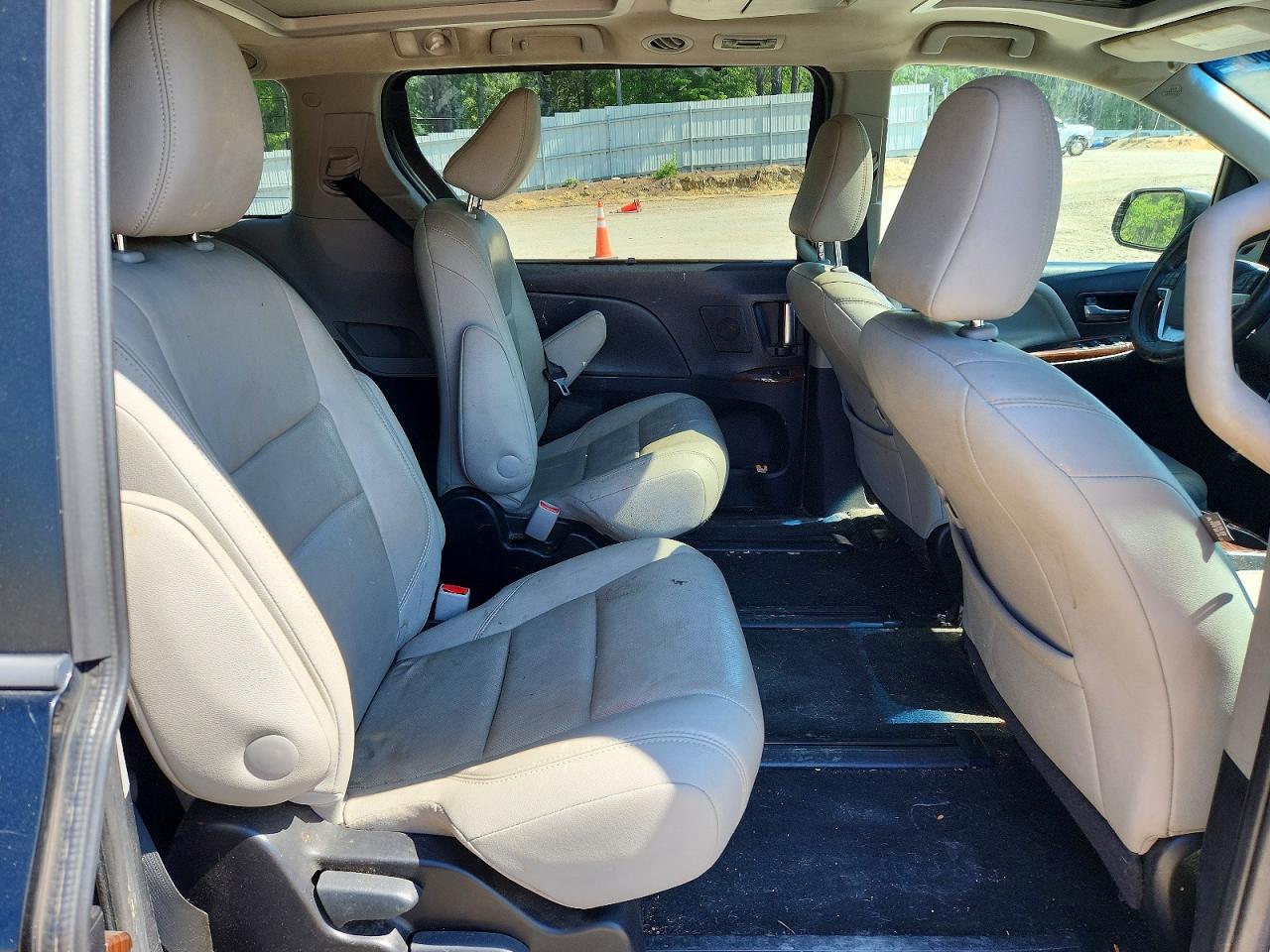 Toyota Sienna Limited Premium 7-passenger