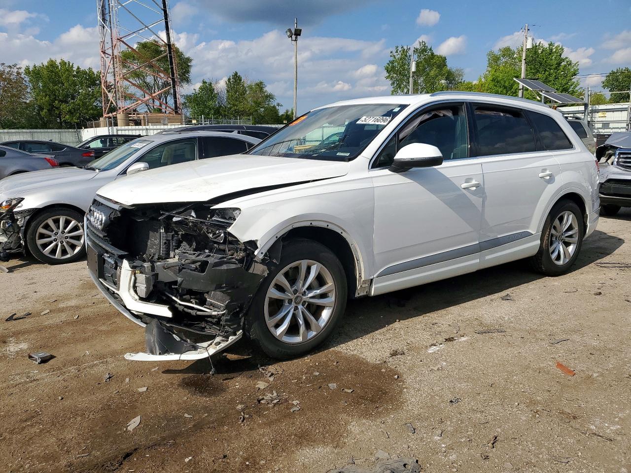 Salvage Audi Q7 Image