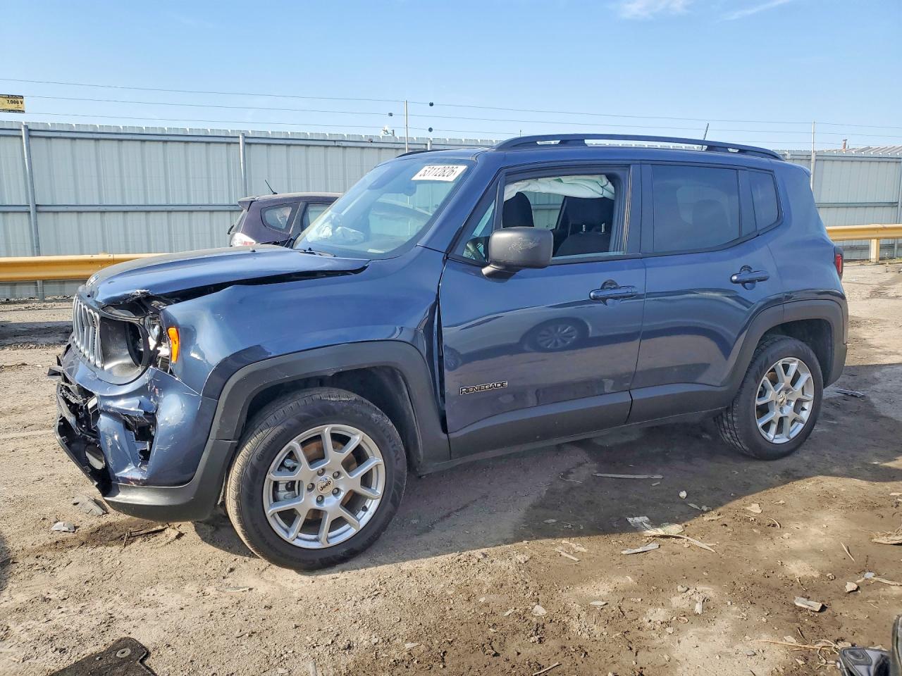 Salvage Jeep Renegade Image