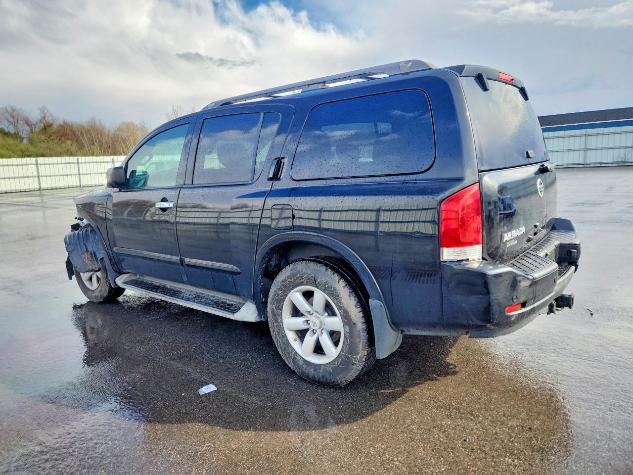 Nissan Armada Sv