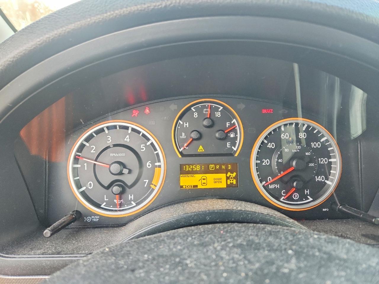 Nissan Armada Sv
