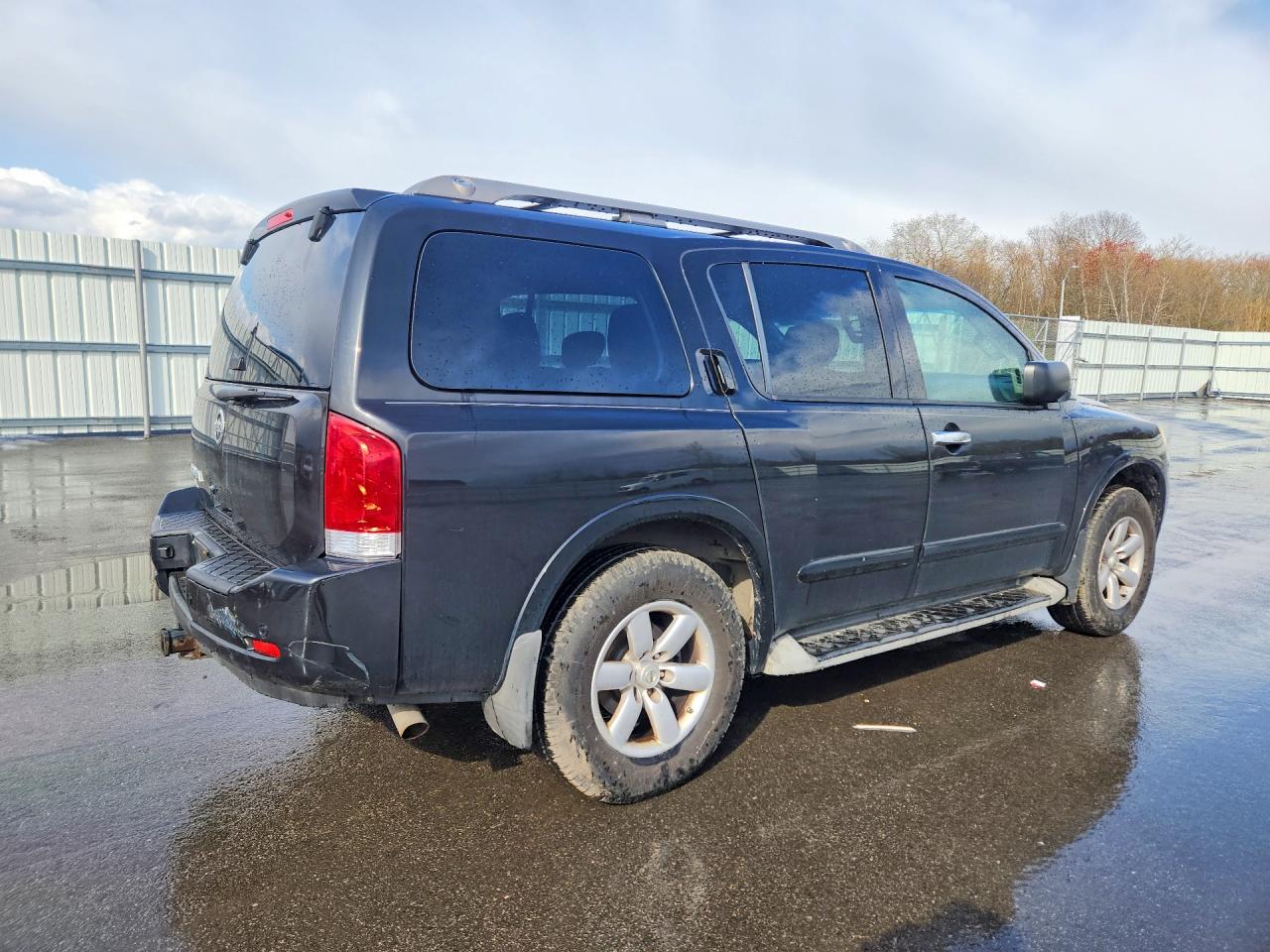 Nissan Armada Sv