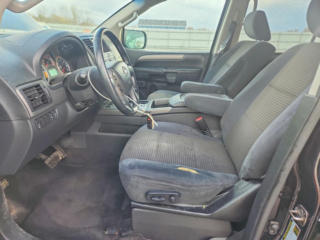 Nissan Armada Sv