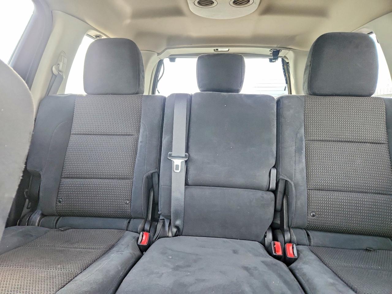 Nissan Armada Sv