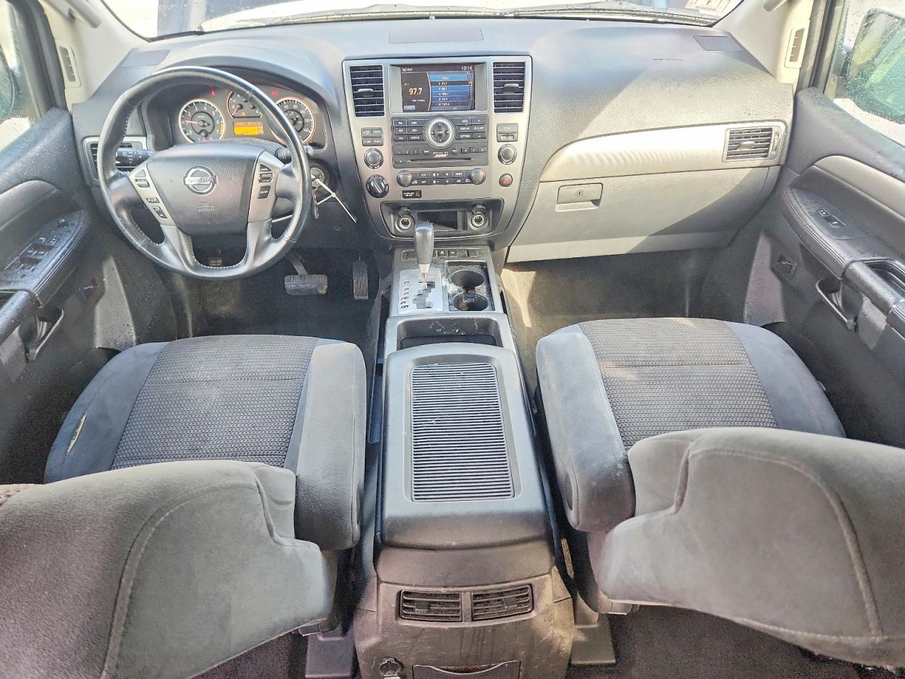 Nissan Armada Sv