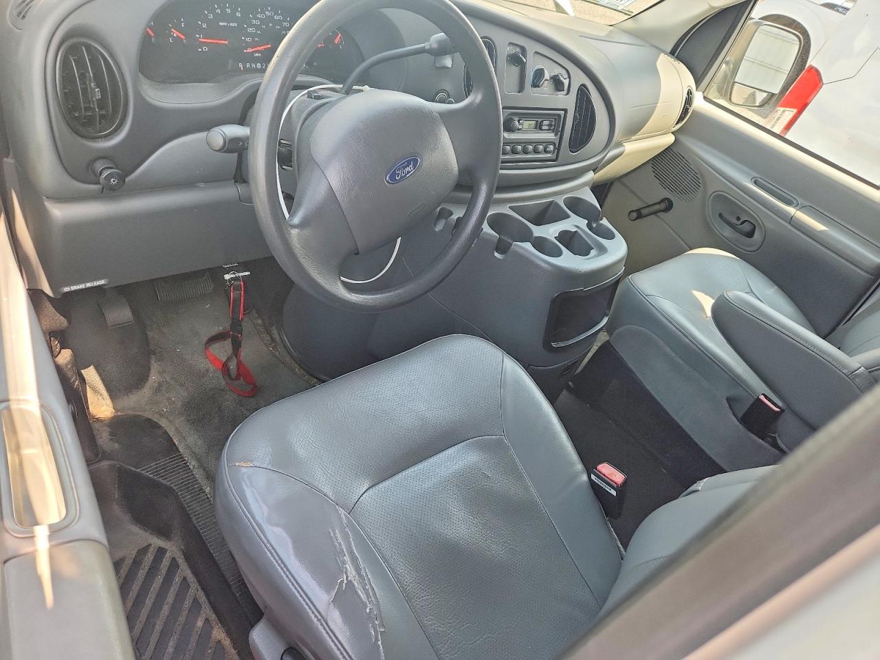 Ford Econoline E250 Van