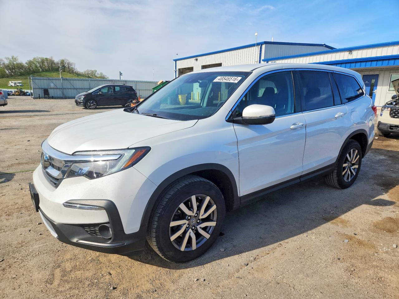 Salvage Honda Pilot Image