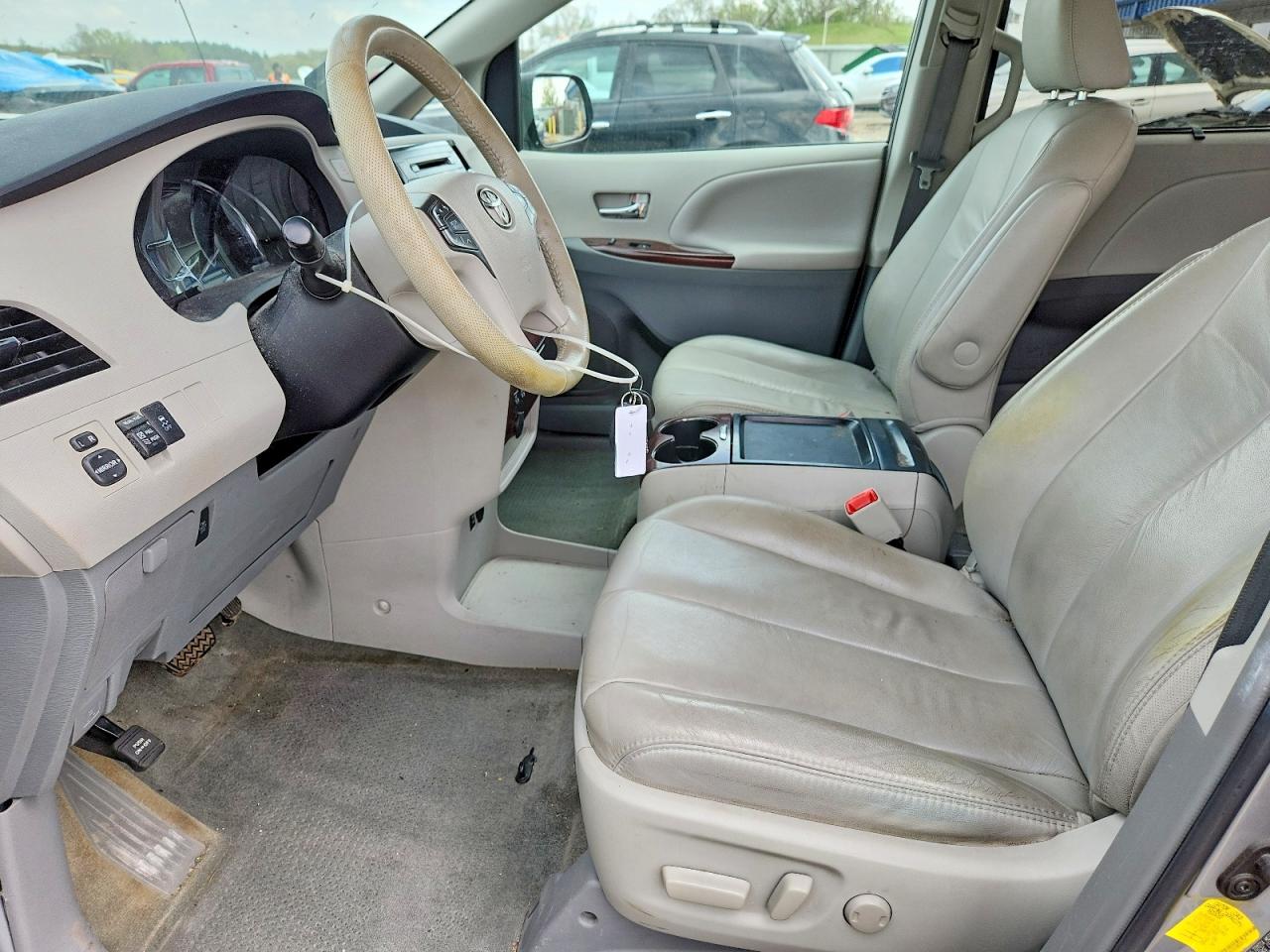 Toyota Sienna Xle 8-passenger