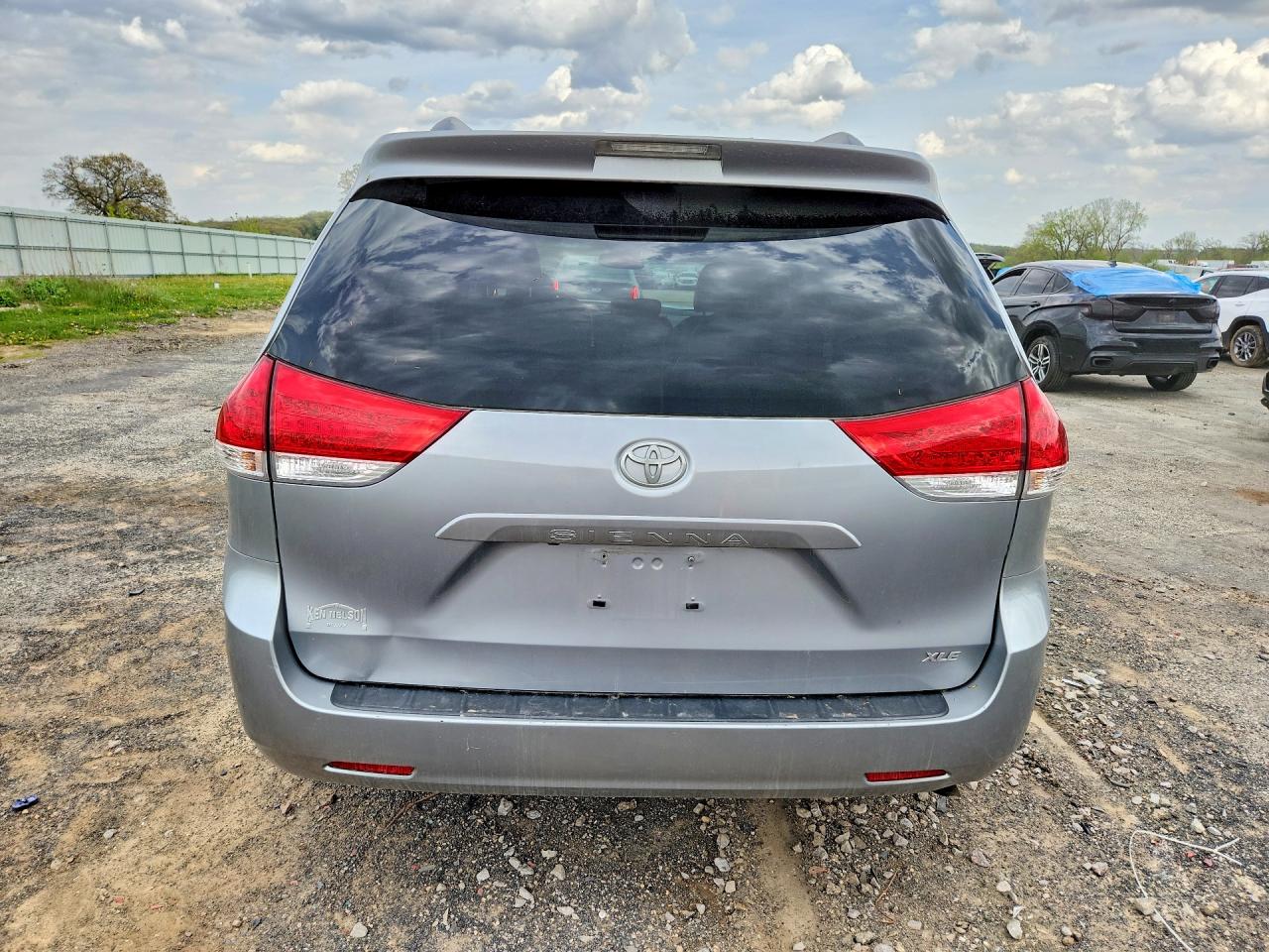 Toyota Sienna Xle 8-passenger