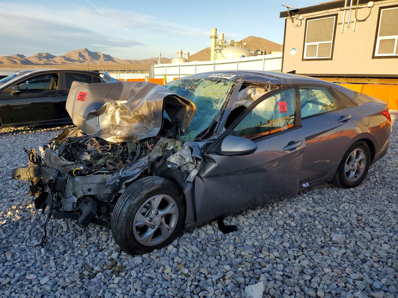 Salvage Hyundai ELANTRA Image