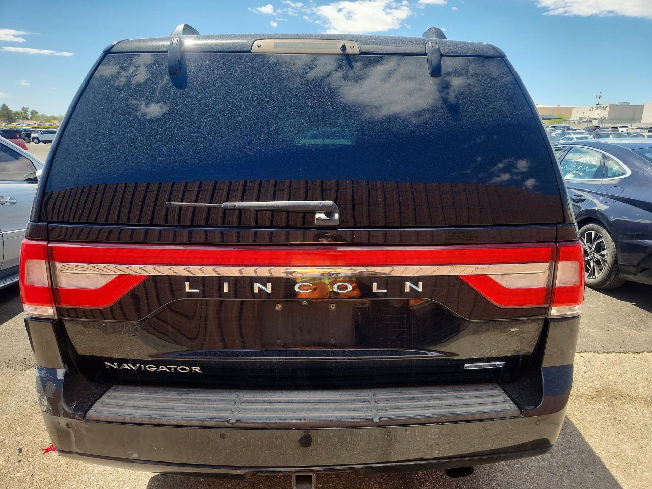 Lincoln Navigator Select