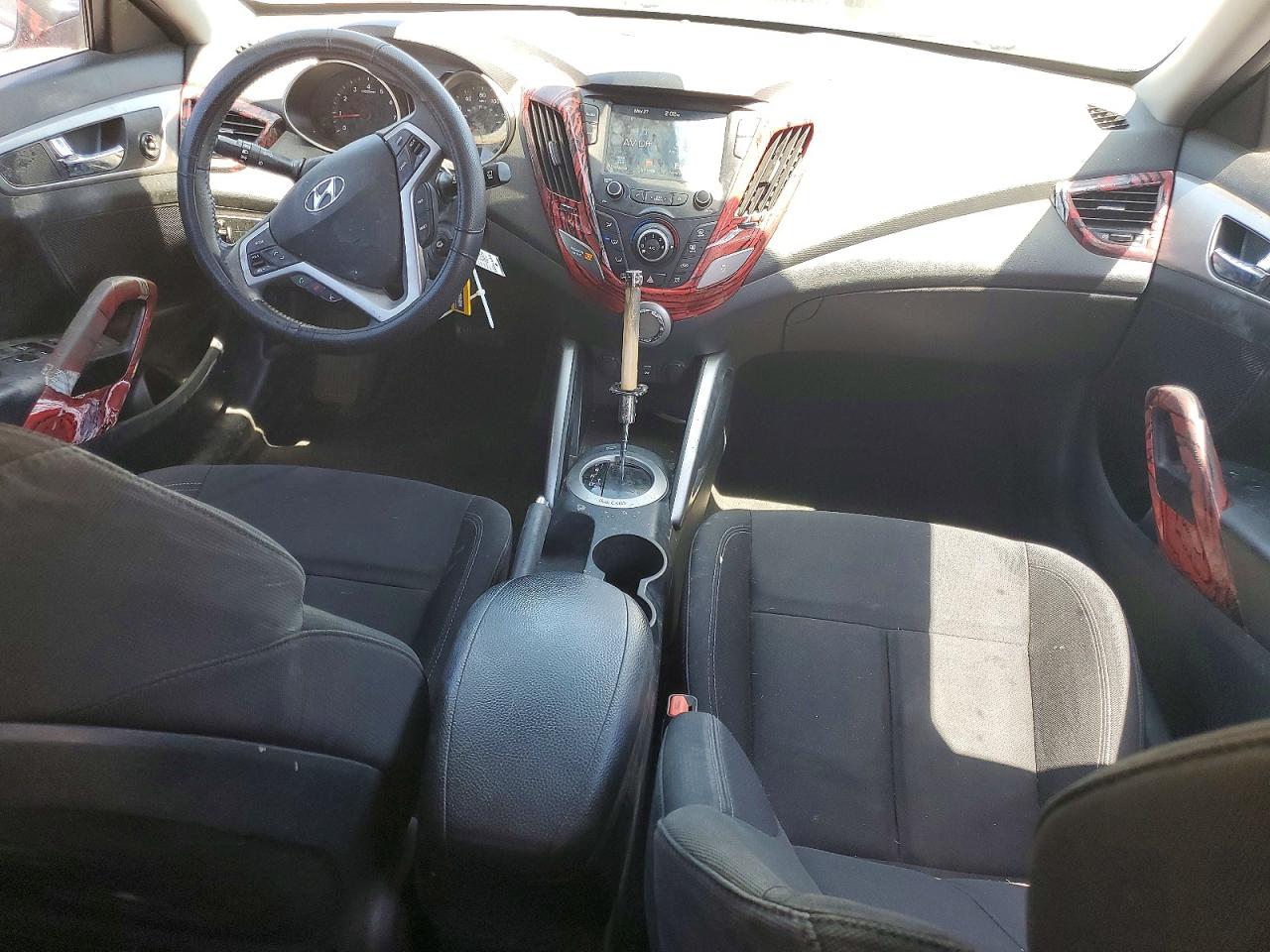 Hyundai VELOSTER Base