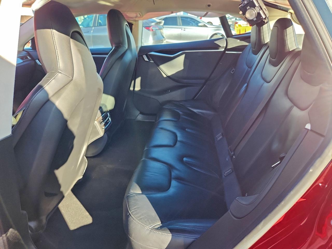 Tesla Model S 85