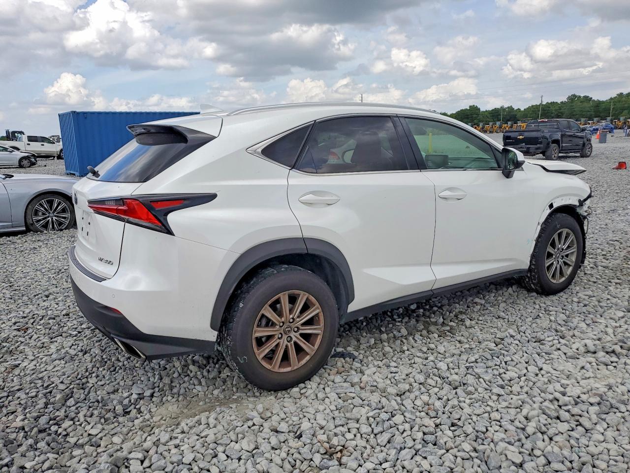 Lexus NX Base