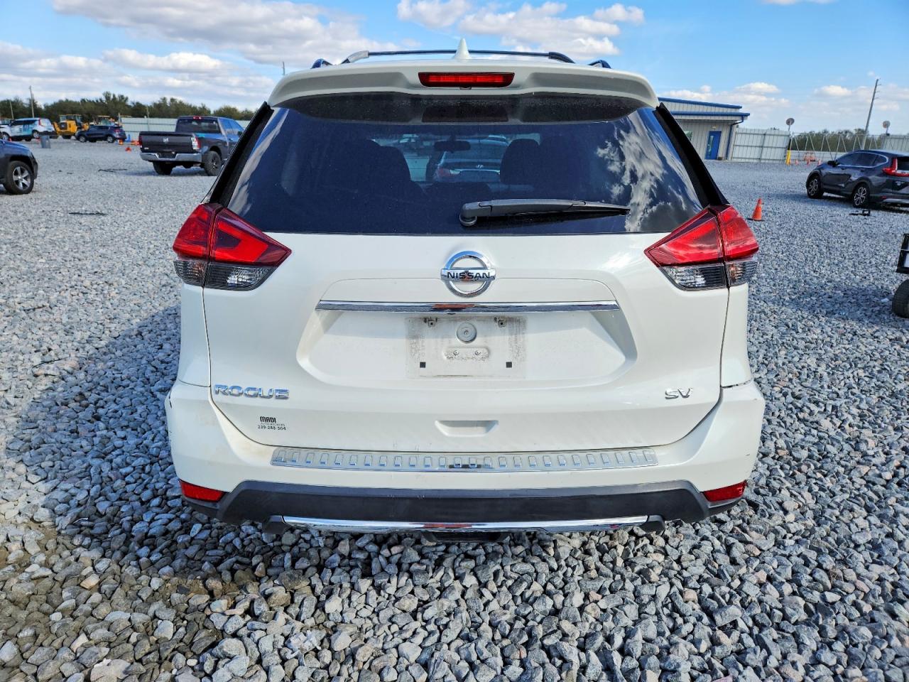 Nissan Rogue S