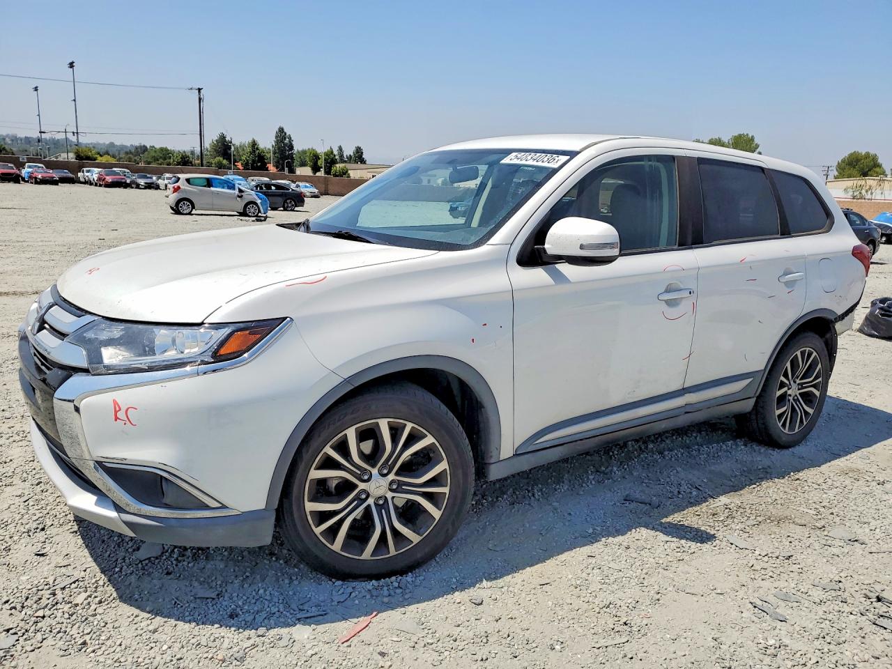Salvage Mitsubishi Outlander Image
