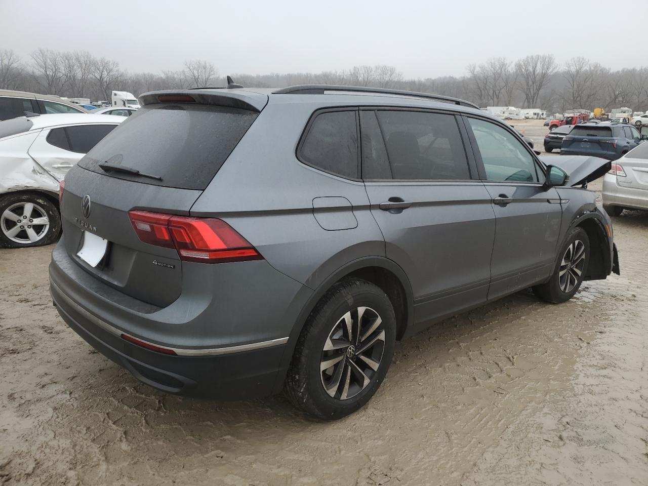 Volkswagen Tiguan S