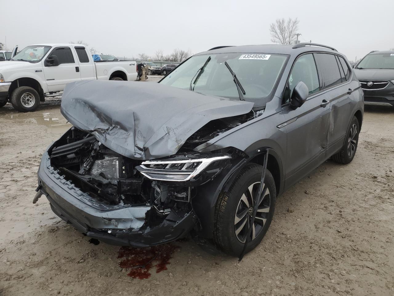 Salvage Volkswagen Tiguan Image