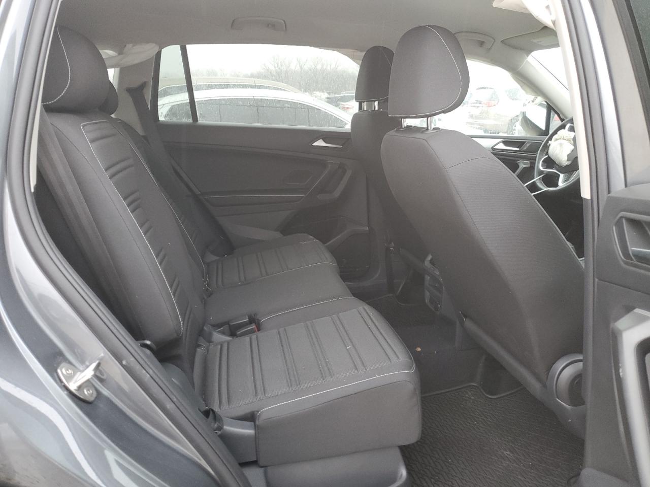 Volkswagen Tiguan S